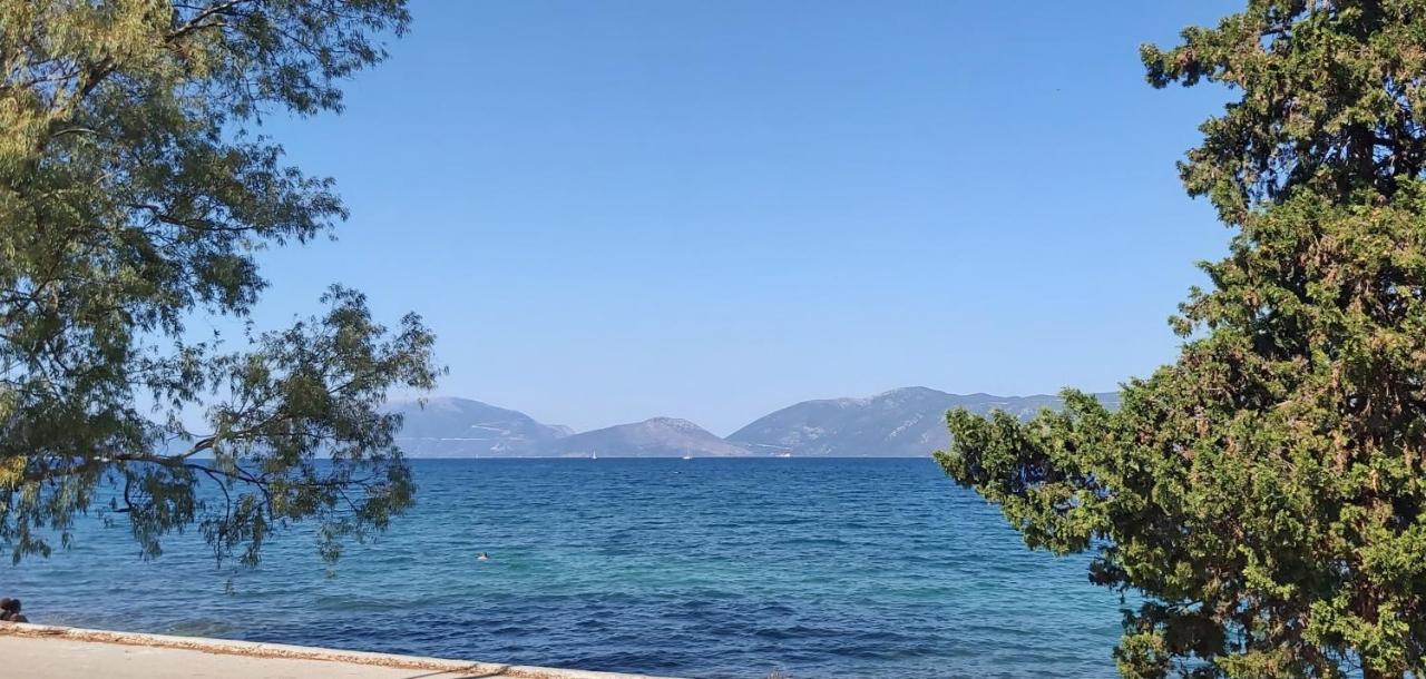 Apartment Lilly, Apartment With Communal Pool, 10 Meters From Sea Sami  Exterior foto